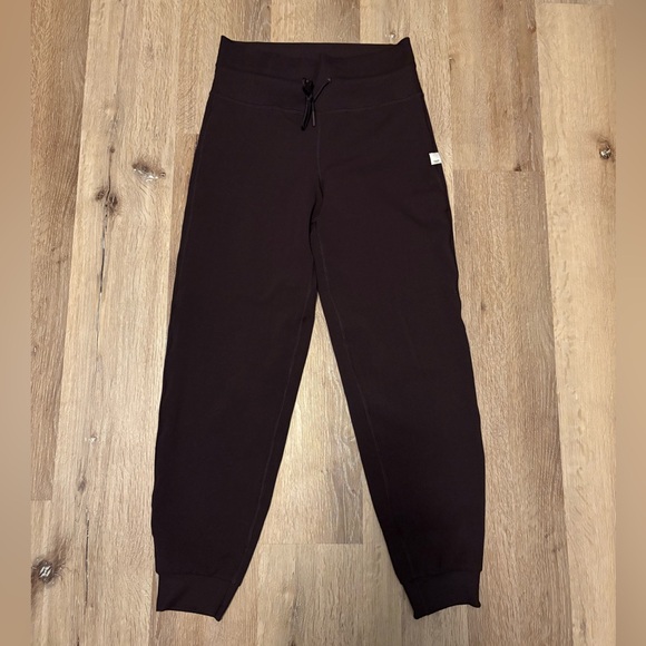 Vuori Daily Legging High Waisted with Drawstring in Sangria Purple / Brown - Picture 2 of 8